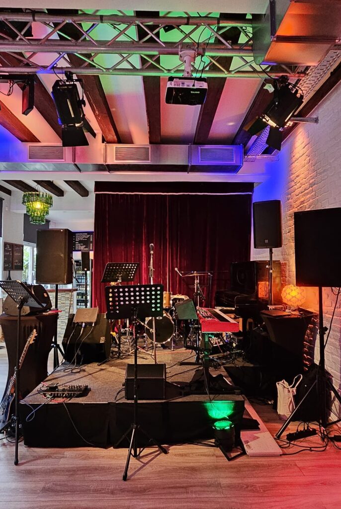 LighthouseClubBand