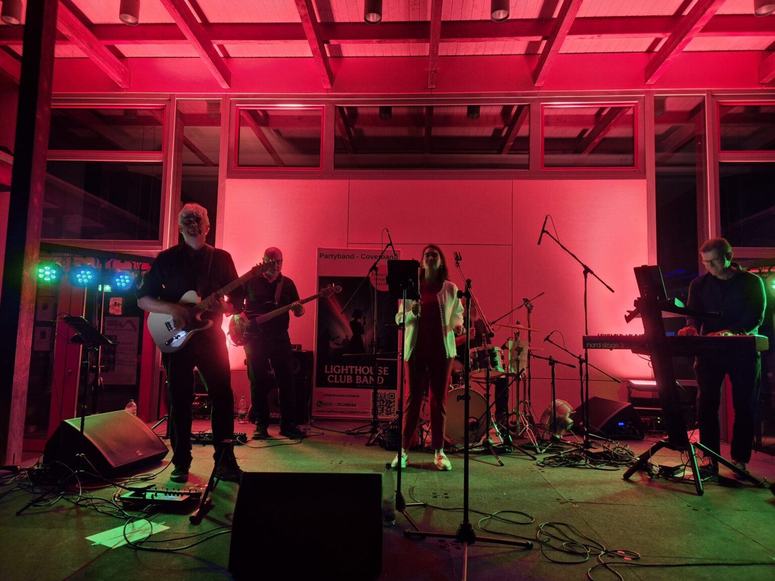 Lighthouse Club Band - www.LighthouseClubBand.com