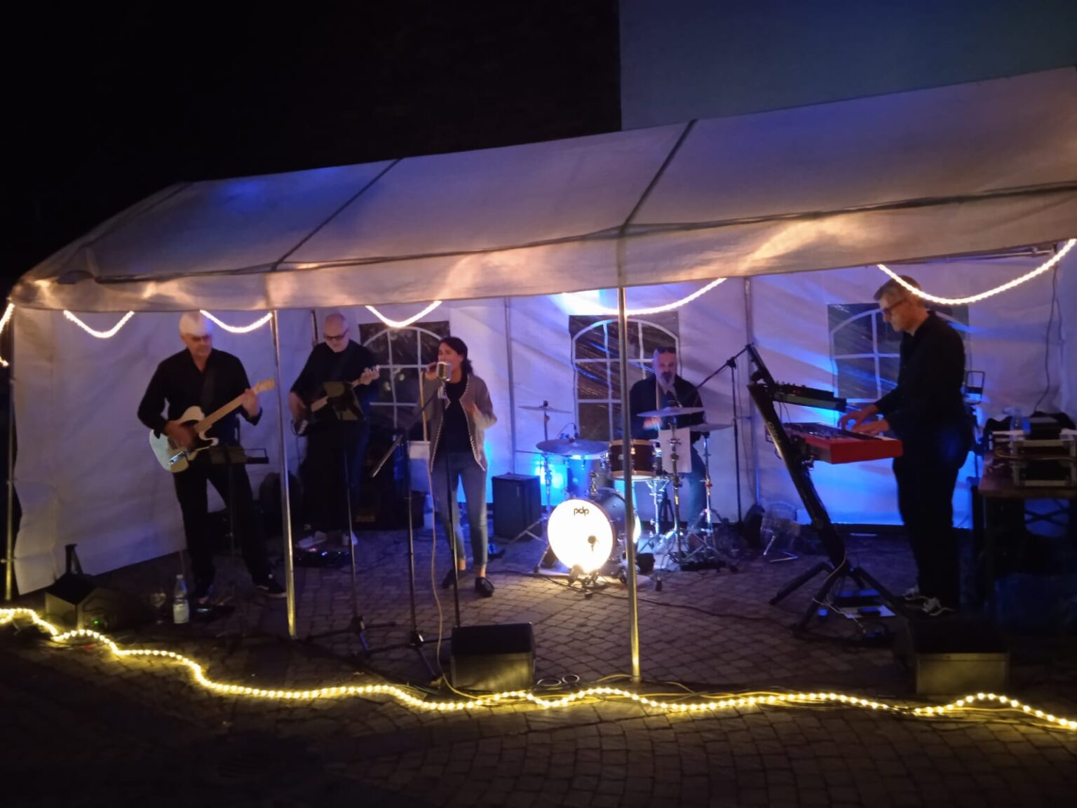 Lighthouse Club Band - www.LighthouseClubBand.com