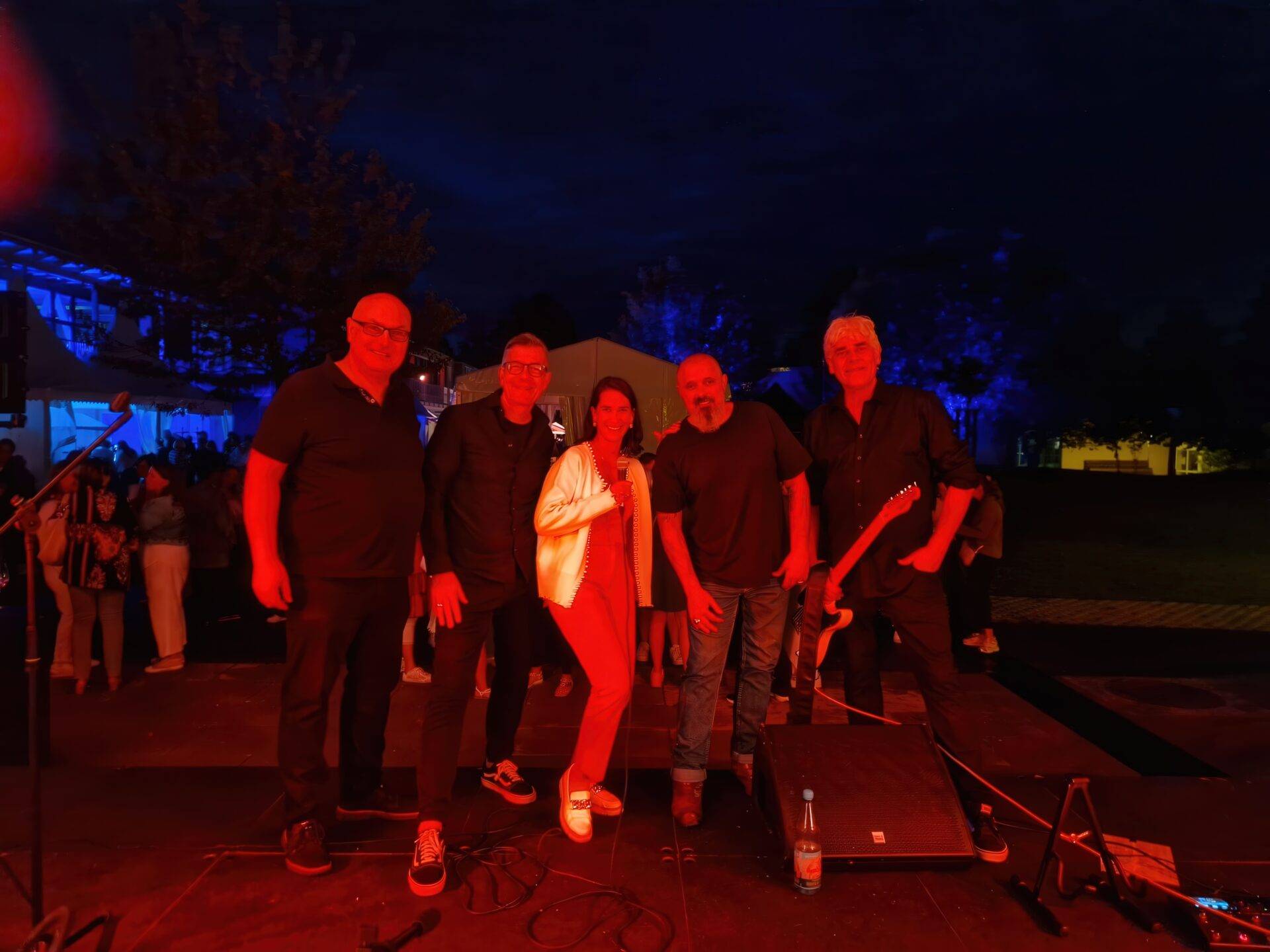 Lighthouse Club Band - www.LighthouseClubBand.com